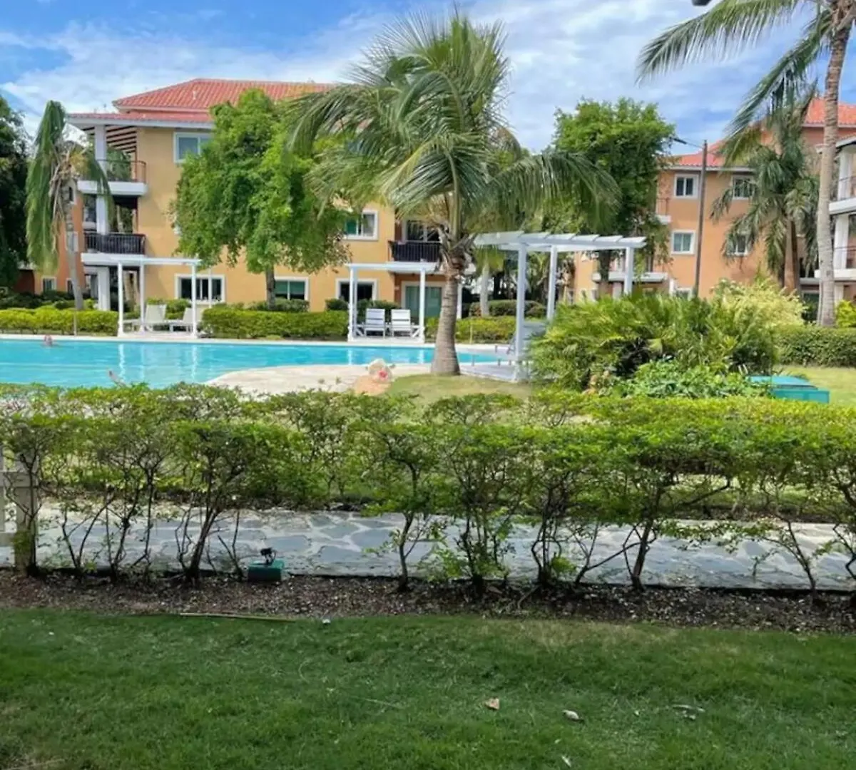 Peaceful 2 Bed Apartment - Pool & Private Beach Access 푼타 카나